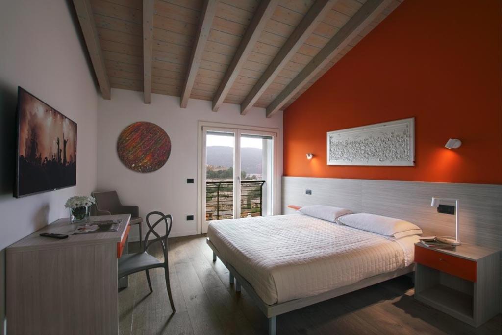 Residence Caffe Maya Maslianico Luaran gambar