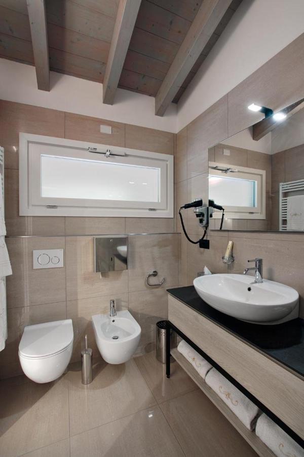 Residence Caffe Maya Maslianico Luaran gambar