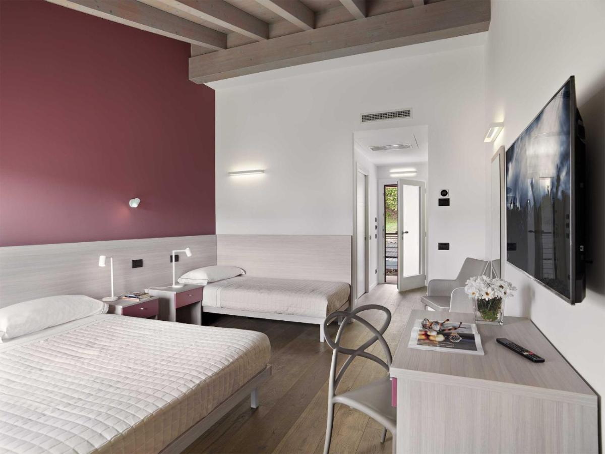 Residence Caffe Maya Maslianico Luaran gambar