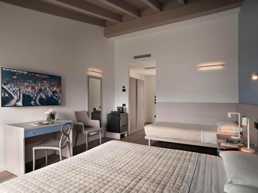Residence Caffe Maya Maslianico Luaran gambar