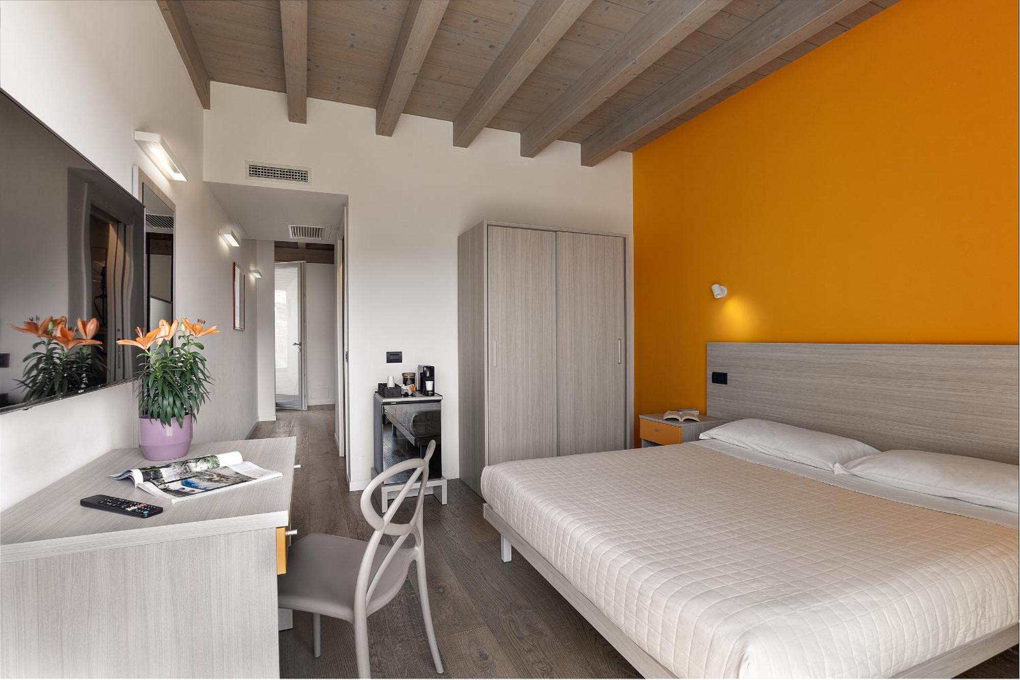 Residence Caffe Maya Maslianico Luaran gambar